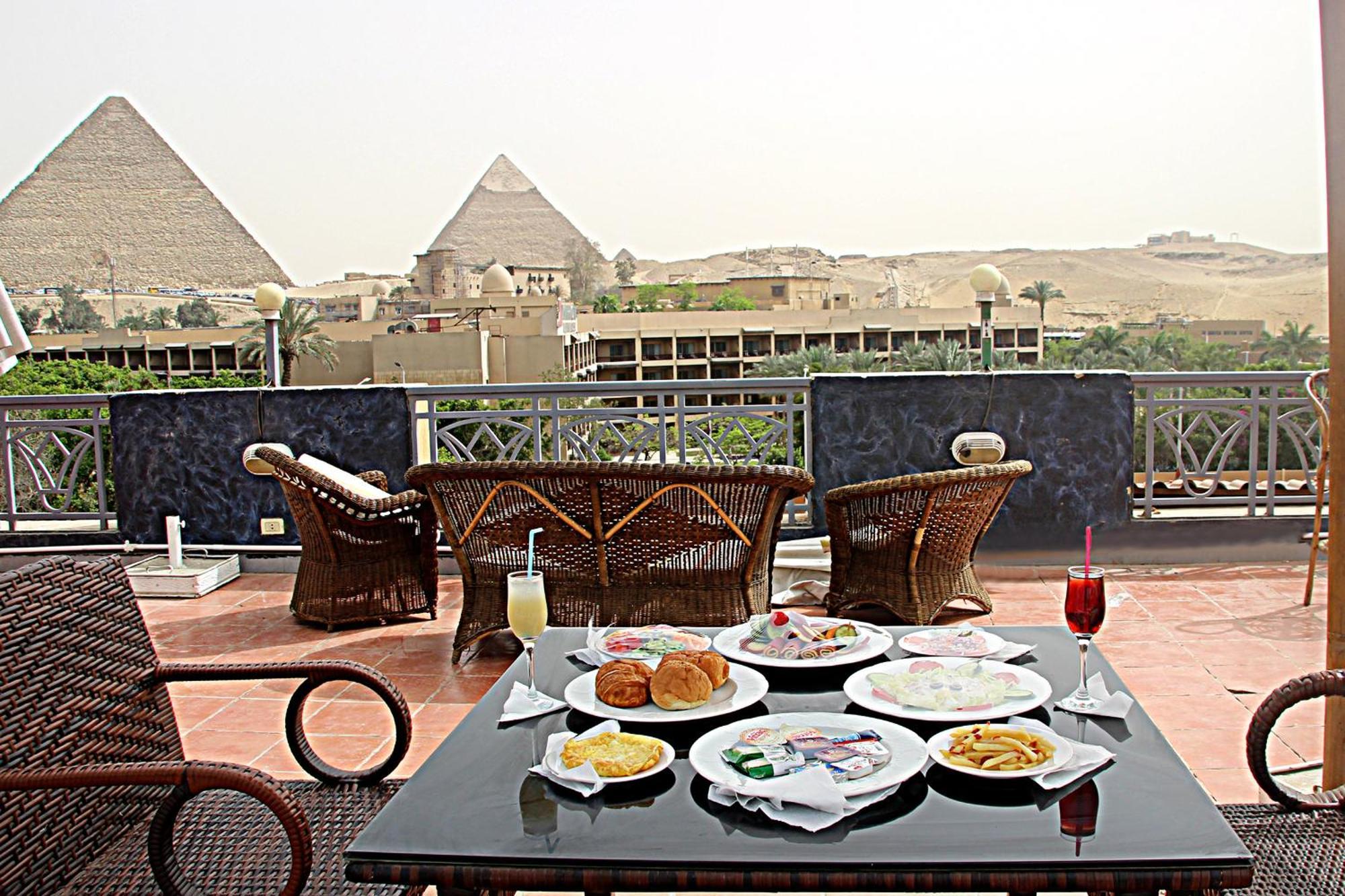 Regency Pyramids Hotel Kafret el-Gabal Kültér fotó