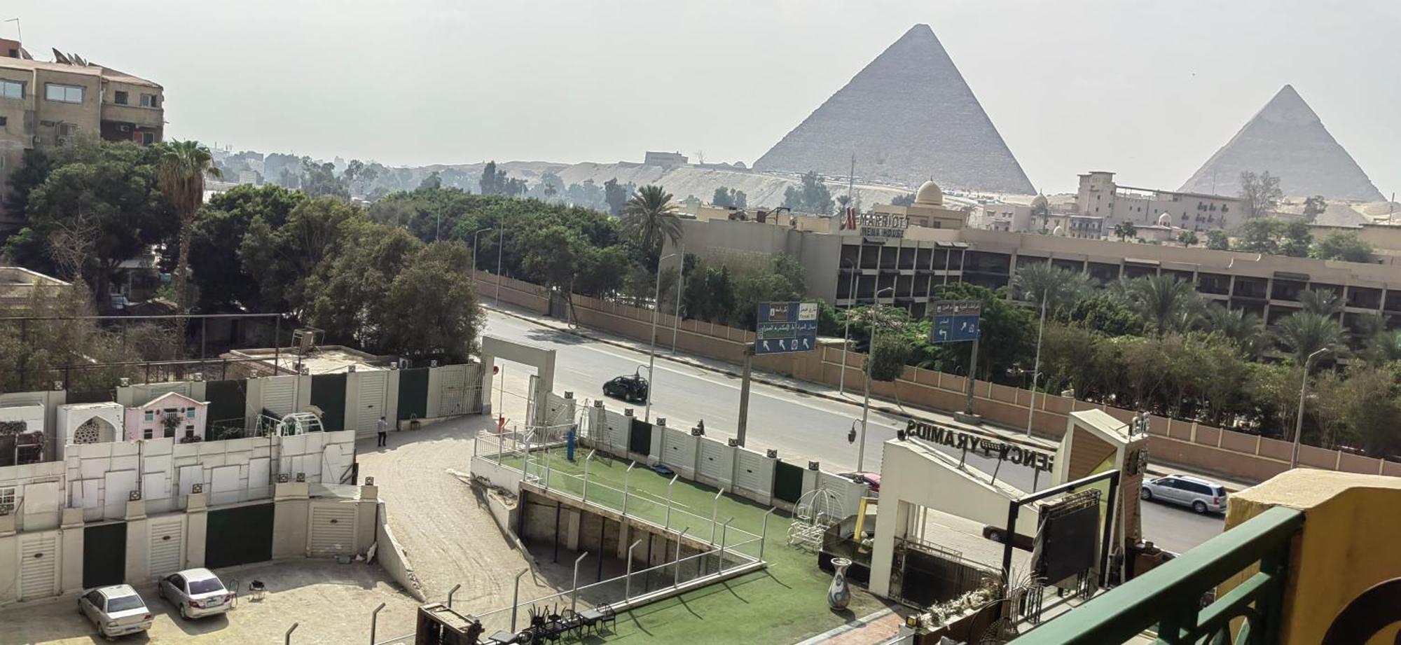 Regency Pyramids Hotel Kafret el-Gabal Kültér fotó